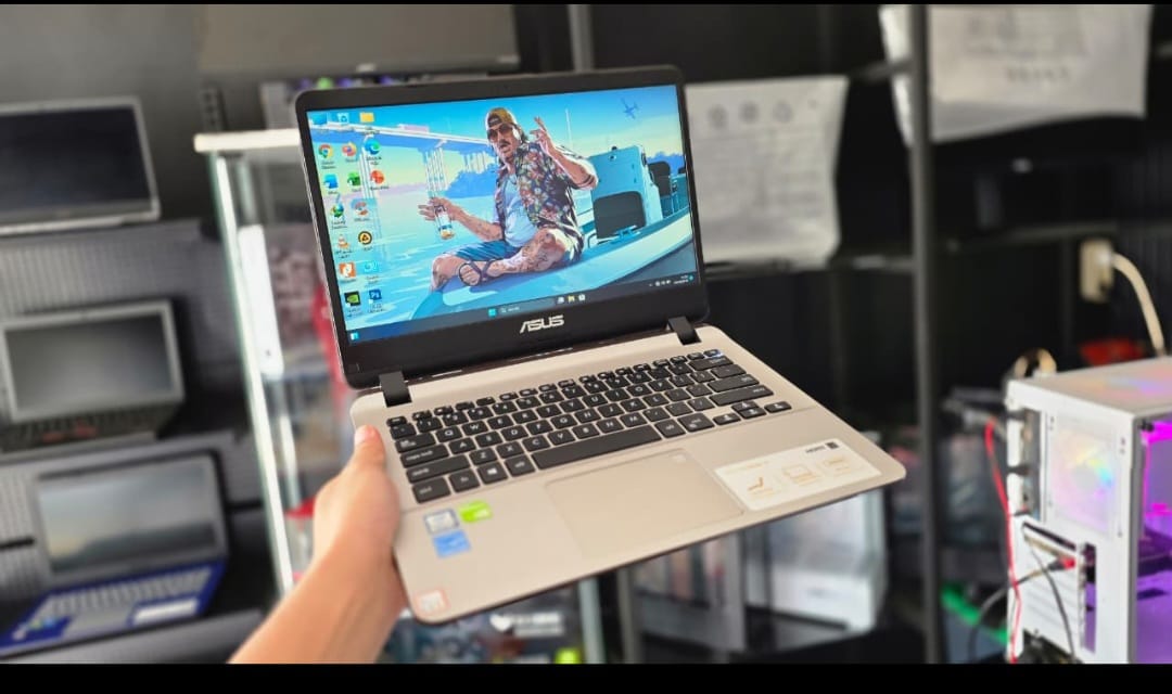 ASUS VIVOBOOK CORE I5 DUAL VGA NVIDIA