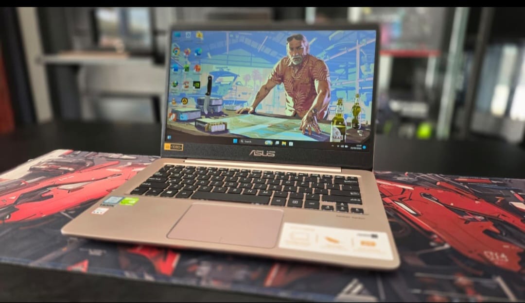 Asus Zenbook slim core I7 dual VGA INTEL + NVIDA